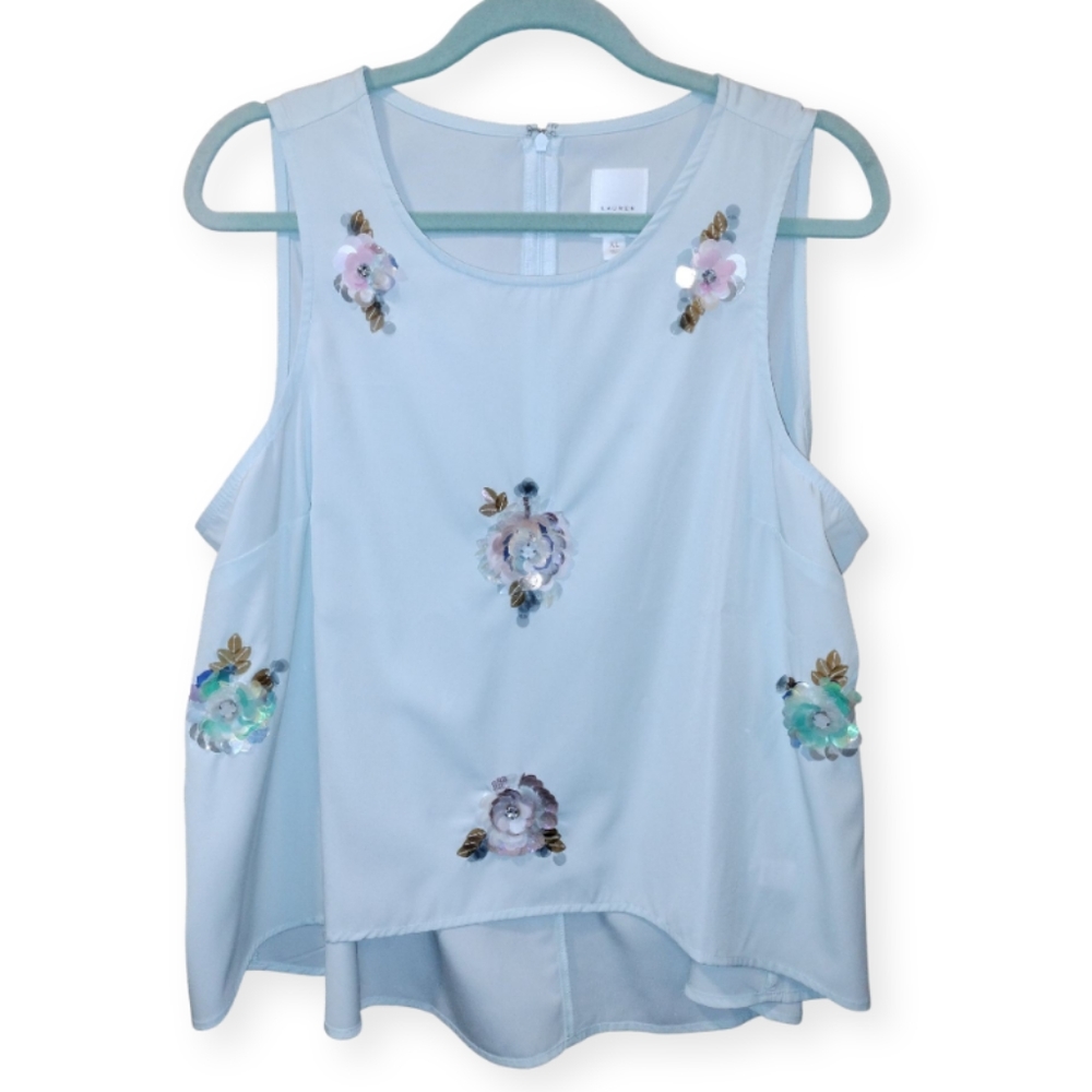 NWOT🆕️ BUY 2 TOPS, GET 1 FREE!Lauren Conrad Baby Blue 🌟Sequin Flower Tank✨️XL